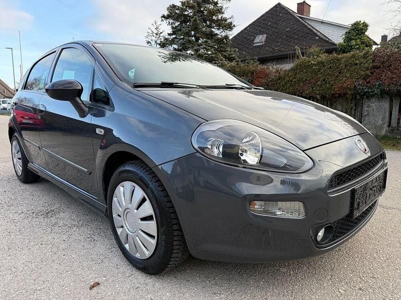 Gebraucht Fiat Punto Easy 78 PS (57 kW) 2014 Grau Kleinwagen
