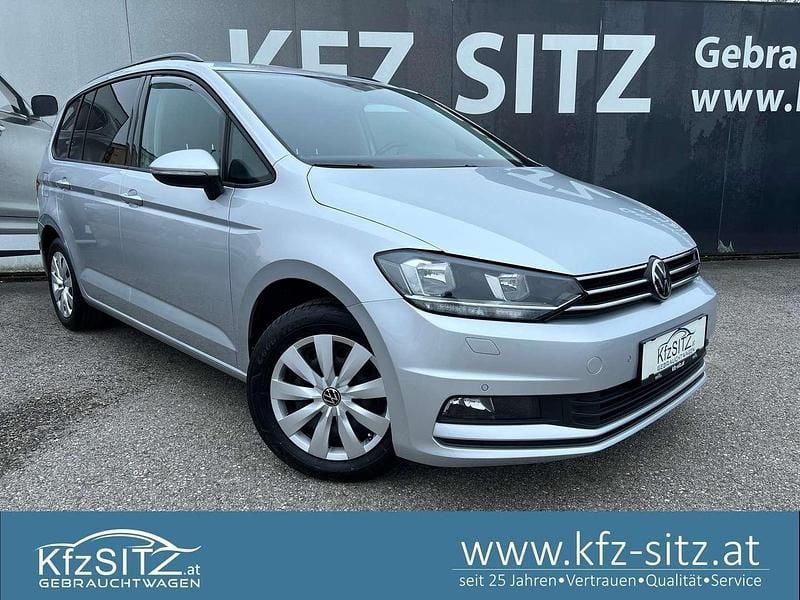 Silber Gebraucht 2021 VW Touran Comfortline Van / Kleinbus | € 19.870 (Superpreis) - Bild 1/4