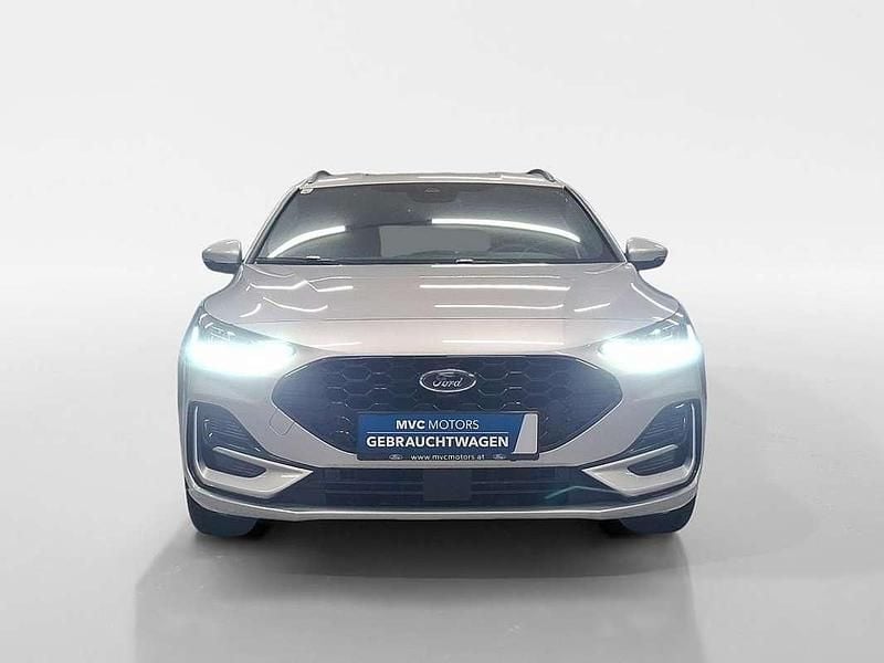 Silber Gebraucht 2024 Ford Focus ST-Line X Limousine | € 25.000 (Etwas zu teuer) - Bild 1/4