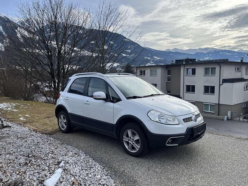 Gebraucht Fiat Sedici Emotion 120 PS (88 kW) 2012 Weiß SUV