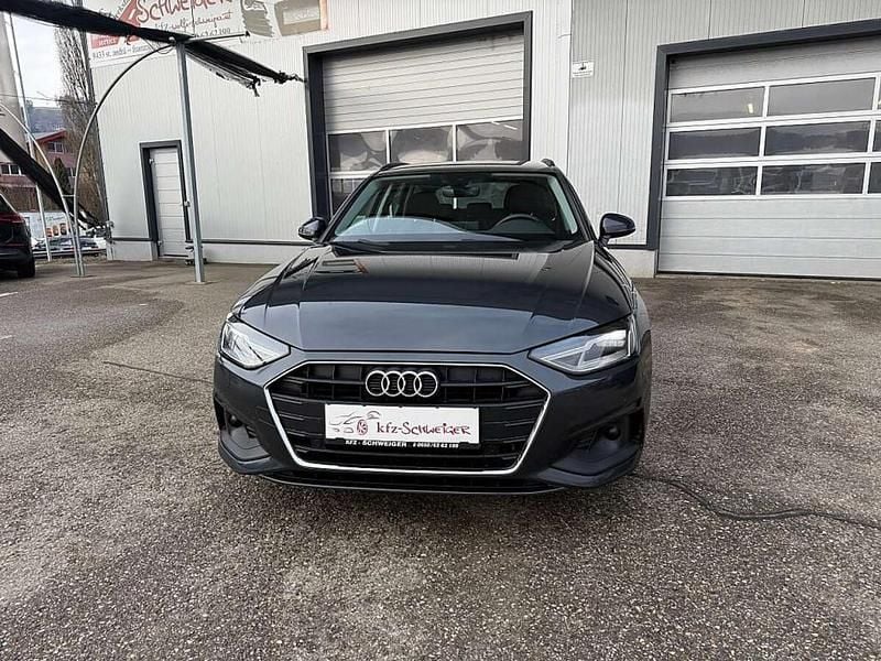 Gebraucht Audi A4 Ambiente 163 PS (119 kW) 2021 Grau Kombi