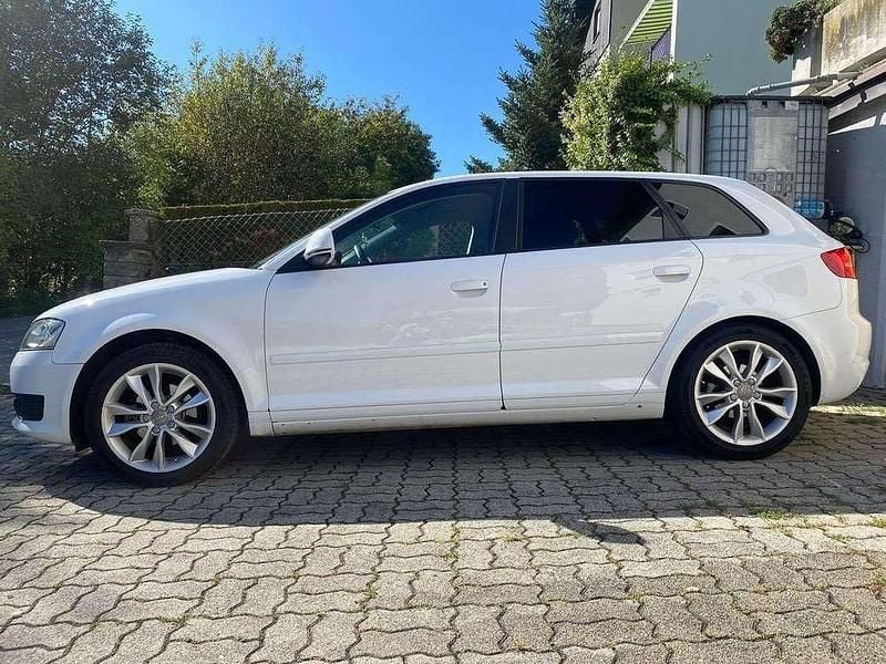 Gebraucht Audi A3 102 PS (75 kW) 2009 Weiß Limousine