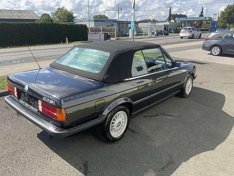 Gebraucht BMW 325 Cabriolet 170 PS (125 kW) 1989 Schwarz Cabrio