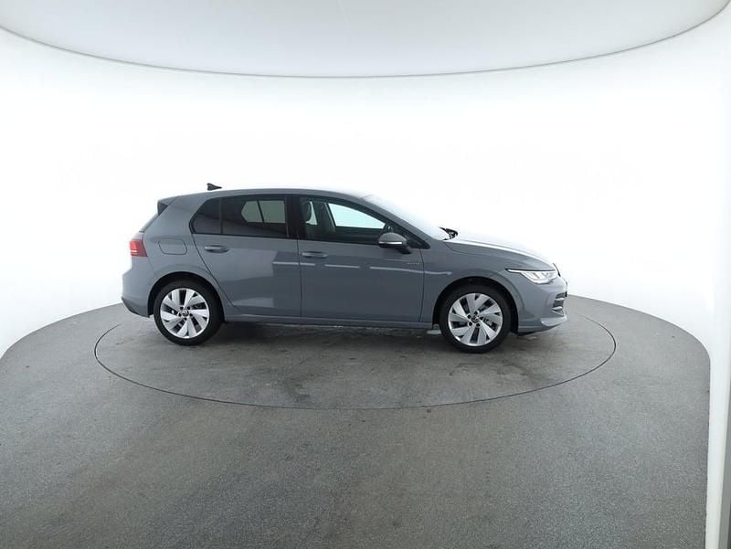 Neu VW Golf VIII 115 PS (84 kW) 2025 Schwarz  metallic