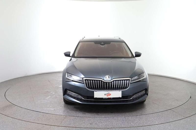 Gebraucht Skoda Superb Style 190 PS (139 kW) 2020 Grau Kombi