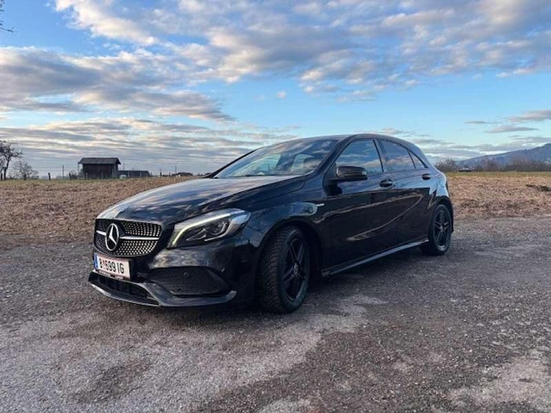 Gebraucht Mercedes A180 122 PS (89 kW) 2017 Schwarz Limousine