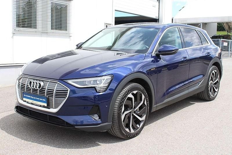 Gebraucht Audi e-tron Comfort 230 kW (313 PS) 2021 Blau SUV
