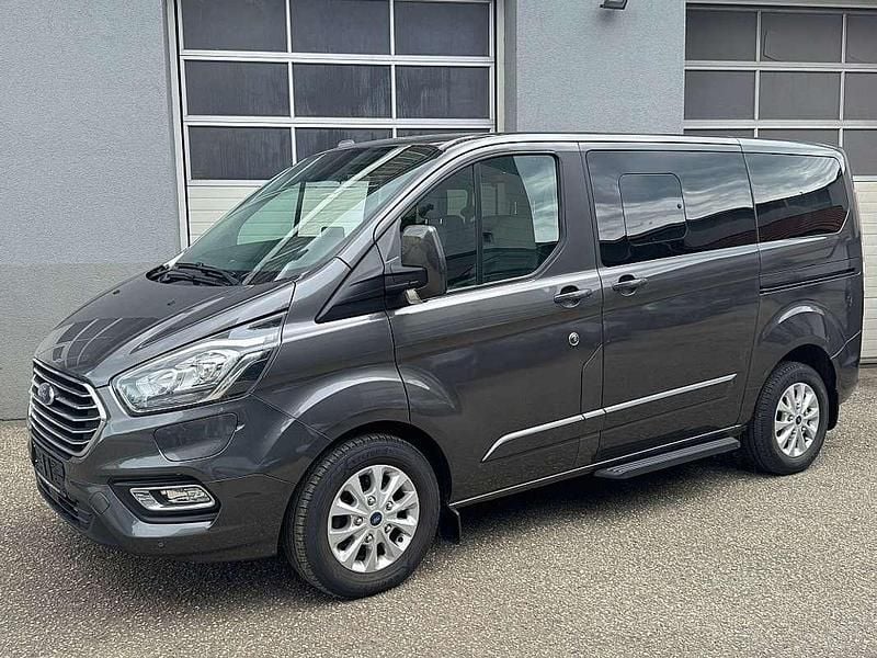 Gebraucht Ford Tourneo Custom Titanium 125 PS (91 kW) 2020 Grau Van