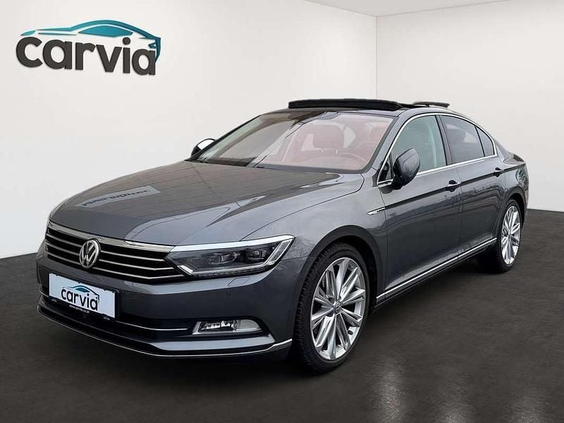 Grau Gebraucht 2016 VW Passat R-line Limousine | € 20.890 (Fairer Preis) - Bild 1/4