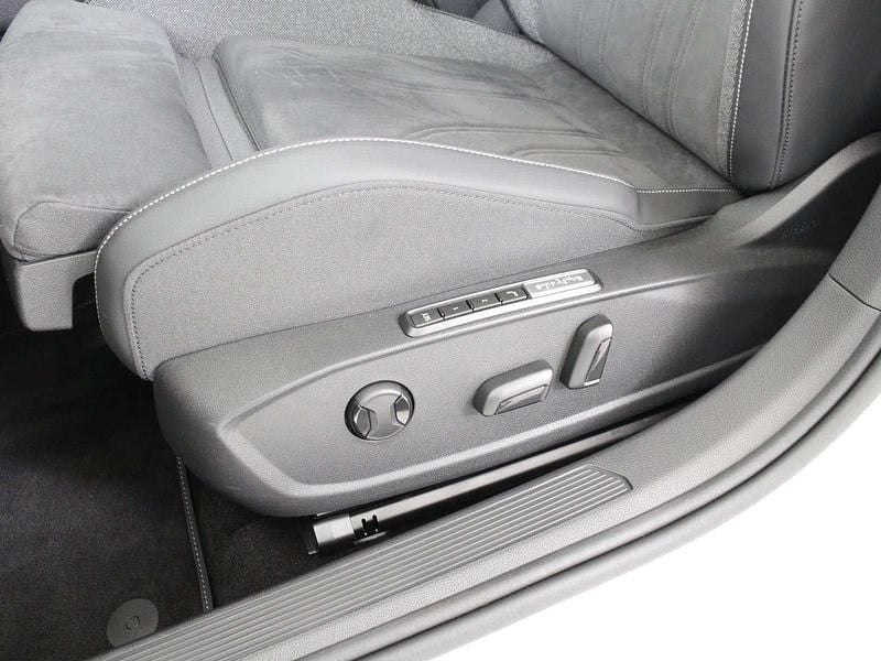 Gebraucht VW Golf VIII Life 116 PS (85 kW) 2025 Weiß Limousine