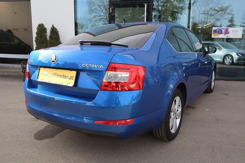 Gebraucht Skoda Octavia Elegance 105 PS (77 kW) 2014 Mittelblau  metallic Kleinwagen