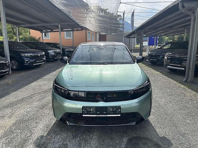 Neu Opel Corsa 101 PS (74 kW) 2025 Grün Limousine