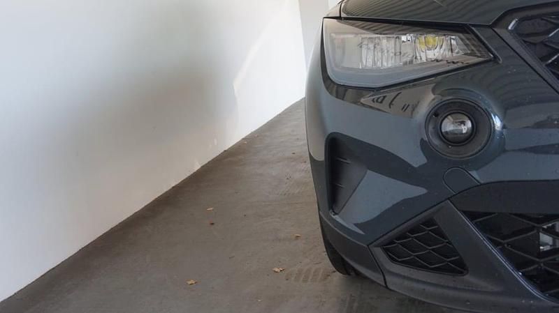 Neu Seat Arona Reference 95 PS (69 kW) 2025 Dunkelblau  normal SUV