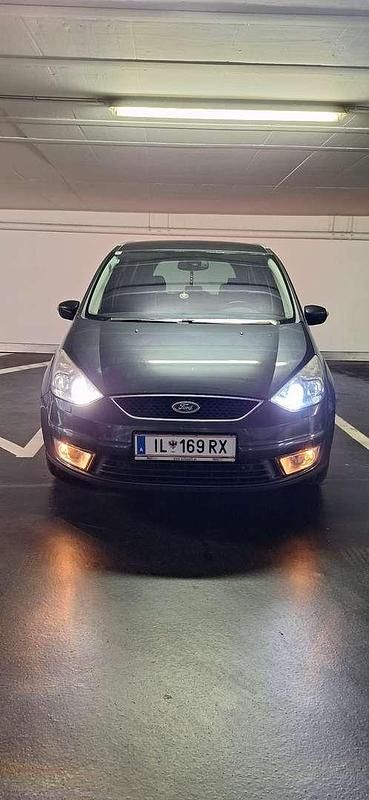 Grau Gebraucht 2006 Ford Galaxy Ambiente Van / Kleinbus | € 5.000 (Fairer Preis) - Bild 1/4