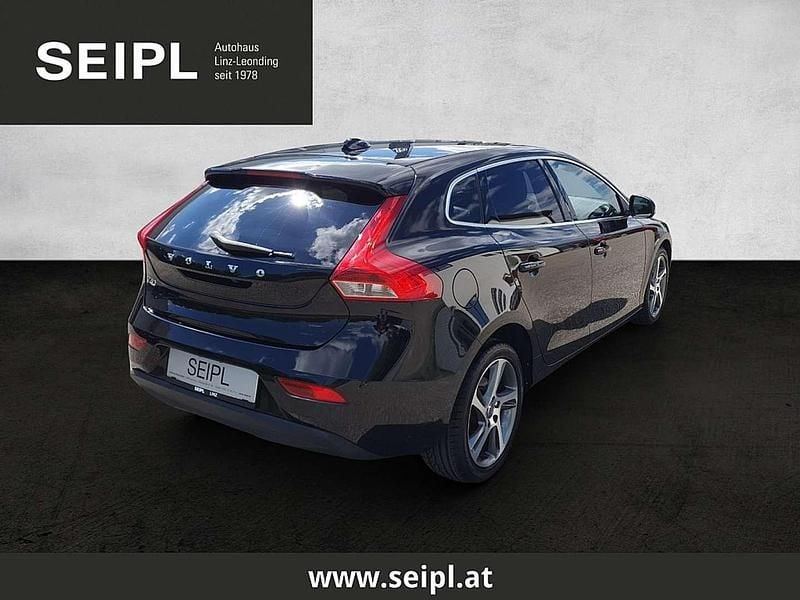 Gebraucht Volvo V40 Momentum 120 PS (88 kW) 2015 Schwarz Kombi