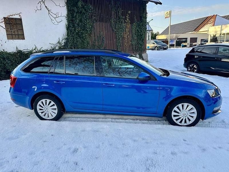 Gebraucht Skoda Octavia Ambition 116 PS (85 kW) 2017 Blau Kombi