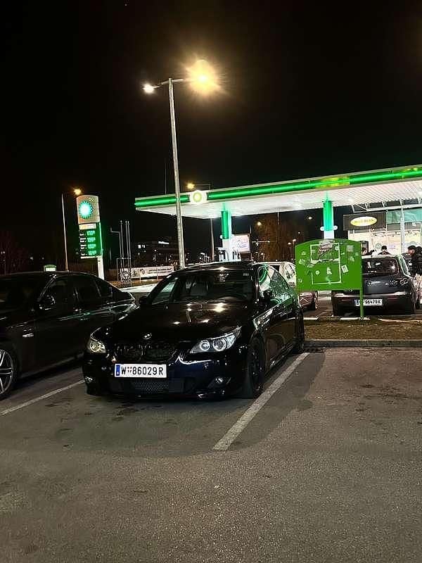 Gebraucht 2005 BMW 535 Limousine | € 10.500 - Bild 1/4