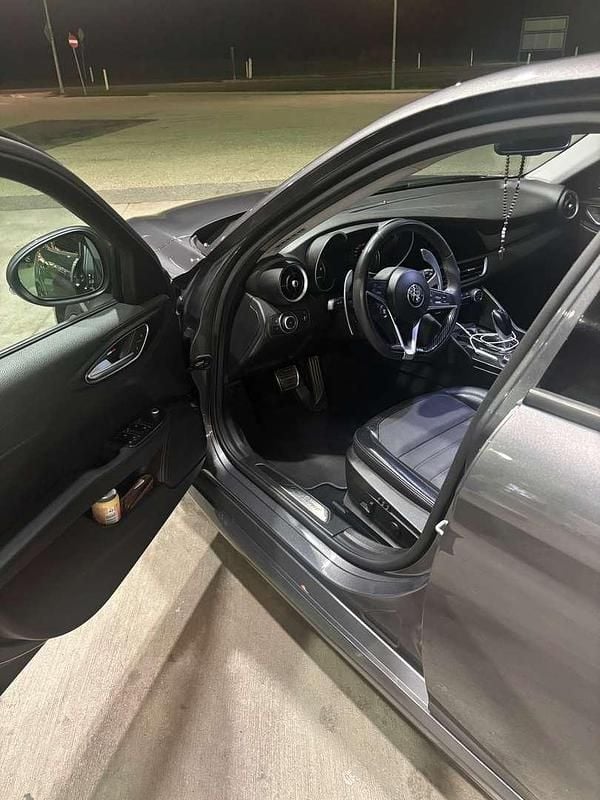 Gebraucht Alfa Romeo Giulia 150 PS (110 kW) 2016 Grau Limousine