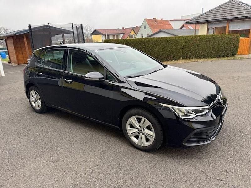 Gebraucht VW Golf VIII 90 PS (66 kW) 2020 Schwarz Limousine