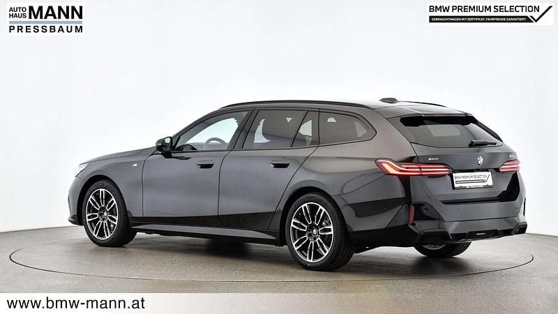 Gebraucht BMW 520 M Sport 197 PS (144 kW) 2025 Grau Kombi