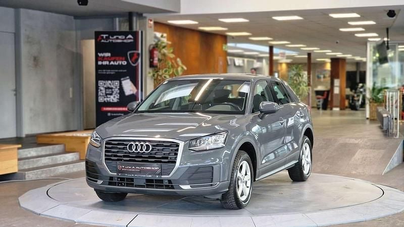 Grau Gebraucht 2017 Audi Q2 Comfort SUV | € 16.450 (Fairer Preis) - Bild 1/4