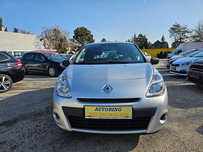 Gebraucht Renault Clio 75 PS (55 kW) 2013 Silber Van
