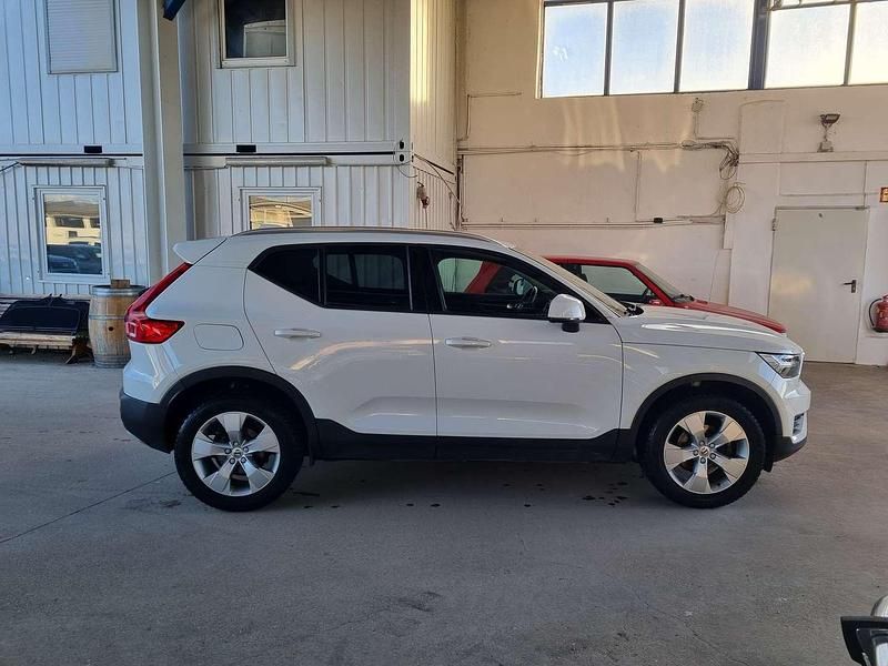 Gebraucht Volvo XC40 Momentum 163 PS (119 kW) 2019 Weiß SUV