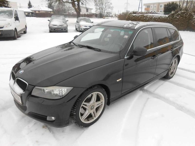 Schwarz Gebraucht 2010 BMW 318 Kombi | € 3.250 (Superpreis) - Bild 1/4