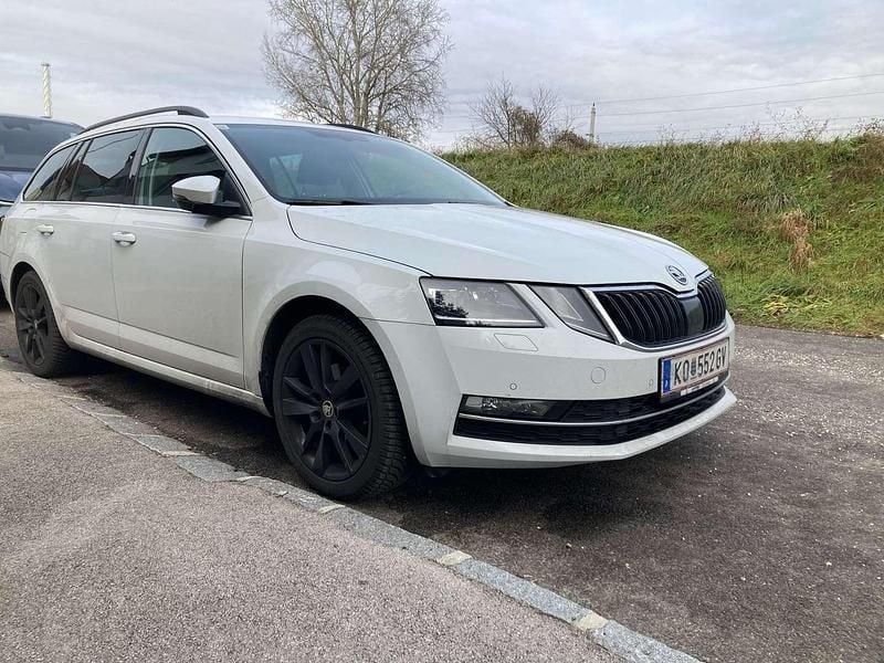 Weiß Gebraucht 2019 Skoda Octavia Style Kombi | € 14.000 (Superpreis) - Bild 1/4