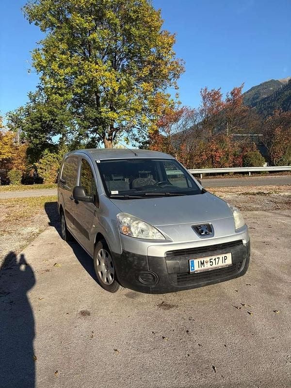 Silber Gebraucht 2010 Peugeot Partner Business-Line Van / Kleinbus | € 5.000 - Bild 1/4