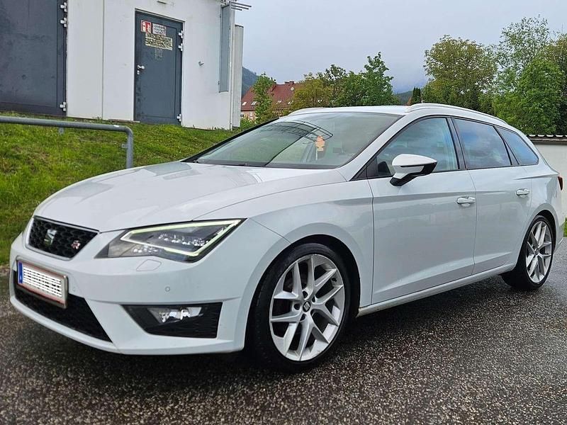 Weiß Gebraucht 2015 Seat Leon ST FR Kombi | € 7.500 - Bild 1/1