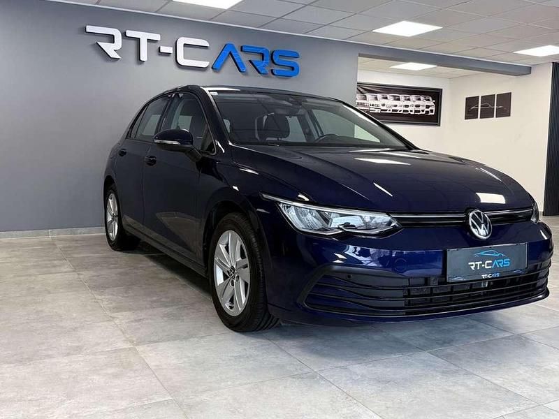 Gebraucht VW Golf VIII Basis 116 PS (85 kW) 2020 Blau Kleinwagen