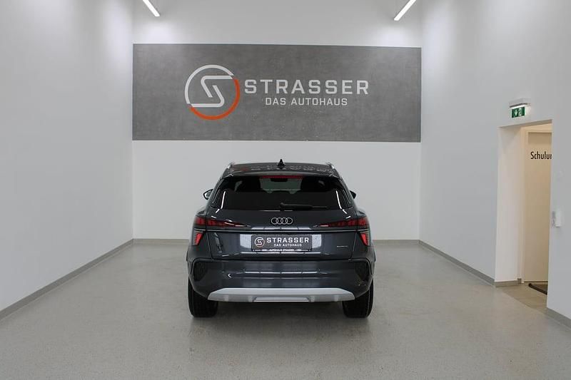 Neu Audi Q3 204 PS (150 kW) 2026 Dunkelgrau  metallic SUV