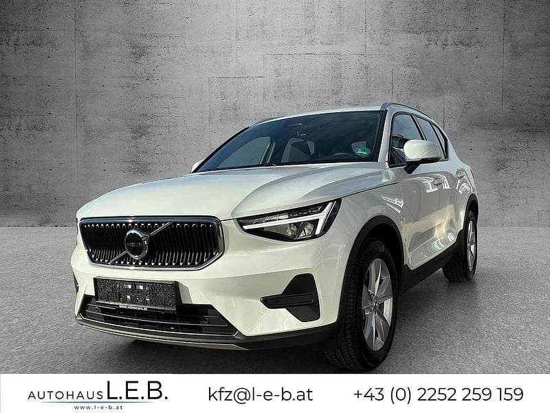Weiß Gebraucht 2025 Volvo XC40 Core SUV | € 33.690 (Superpreis) - Bild 1/4