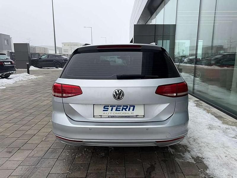 Gebraucht VW Passat Trendline 150 PS (110 kW) 2015 Silber Kombi