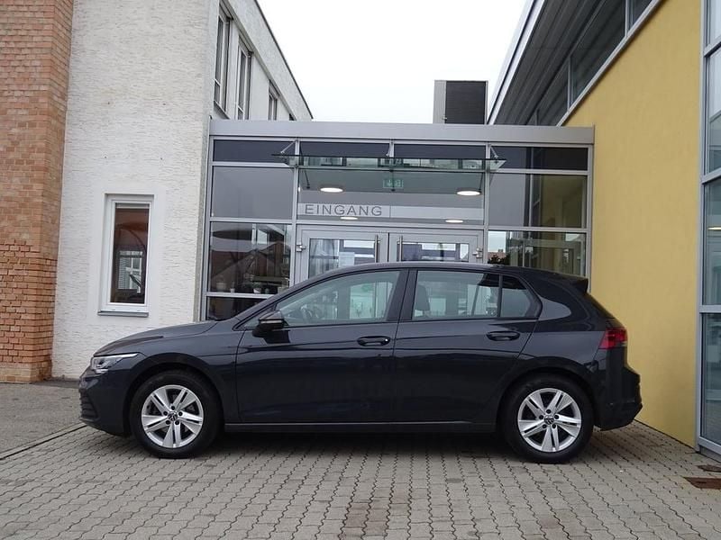 Gebraucht VW Golf VIII Life 115 PS (84 kW) 2022 Mittelgrau  normal