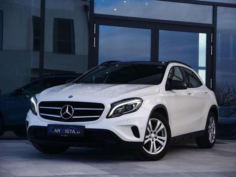 Gebraucht Mercedes GLA220 Night 170 PS (125 kW) 2014 Weiß SUV