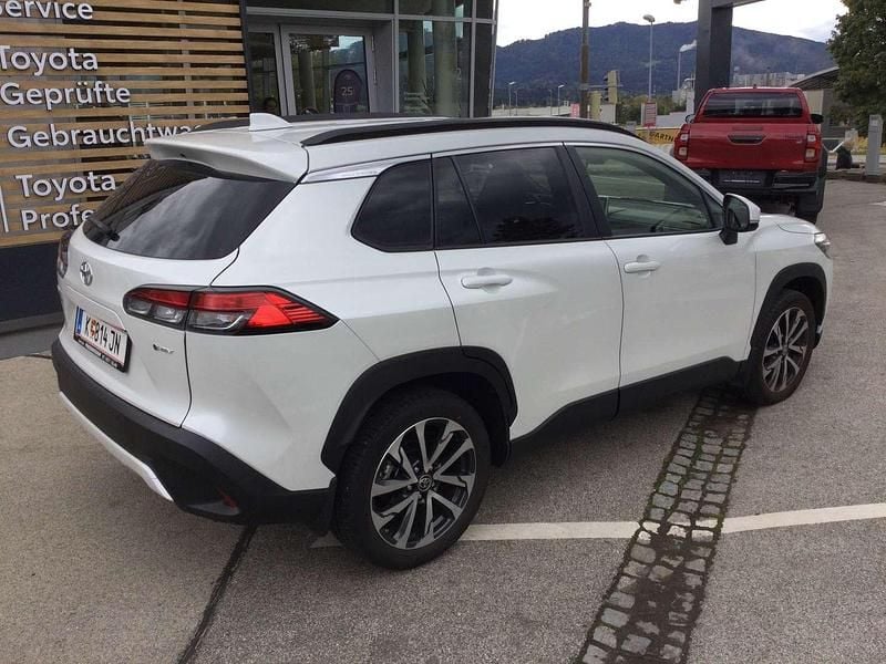 Gebraucht Toyota Corolla Cross Active 171 PS (125 kW) 2024 Weiß SUV