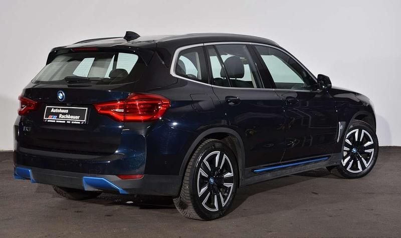 Gebraucht BMW iX3 210 kW (286 PS) 2021 Saphirschwarz SUV