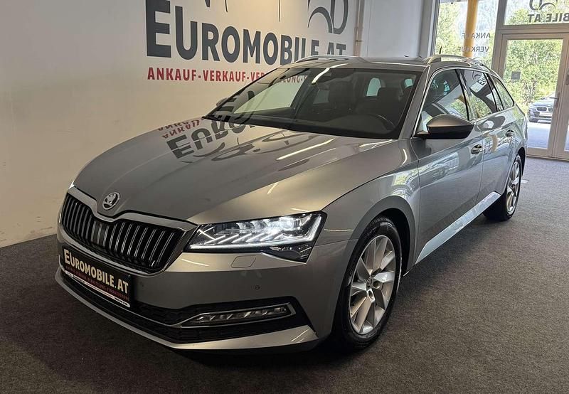 Grau Gebraucht 2021 Skoda Superb Premium Edition Kombi | € 28.980 (Etwas zu teuer) - Bild 1/4