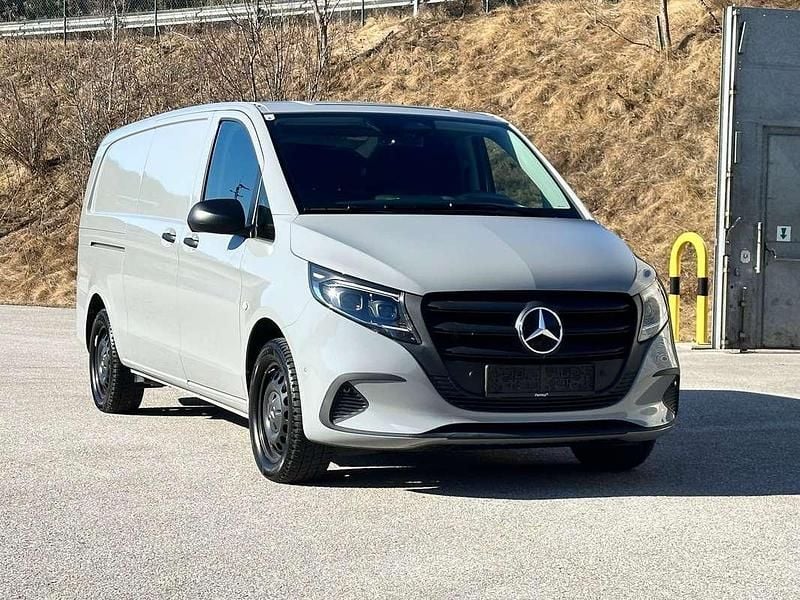 Gebraucht Mercedes Vito 136 PS (100 kW) 2024 Grau Van
