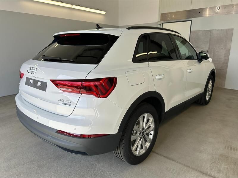 Gebraucht Audi Q3 Ambiente 200 PS (147 kW) 2023 Grau [g3g3] nanograu metallic  metallic SUV