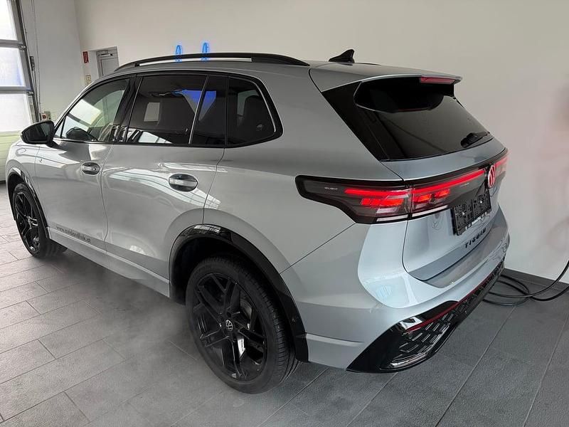 Neu VW Tiguan Sport 193 PS (141 kW) 2026 Silber  metallic SUV