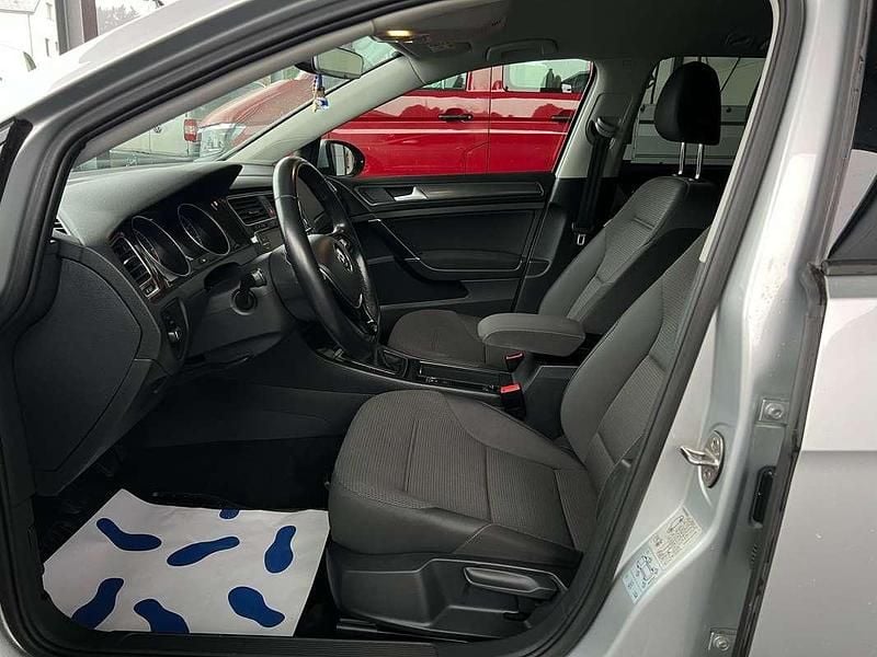 Gebraucht VW Golf VII 116 PS (85 kW) 2019 Silber Kombi