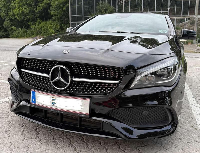 Schwarz Gebraucht 2017 Mercedes CLA200 Shooting Brake Kombi | € 14.000 (Superpreis) - Bild 1/4