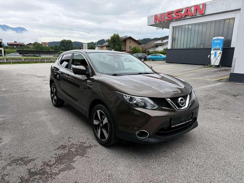 Gebraucht Nissan Qashqai N-Connecta 116 PS (85 kW) 2017 Bronze SUV