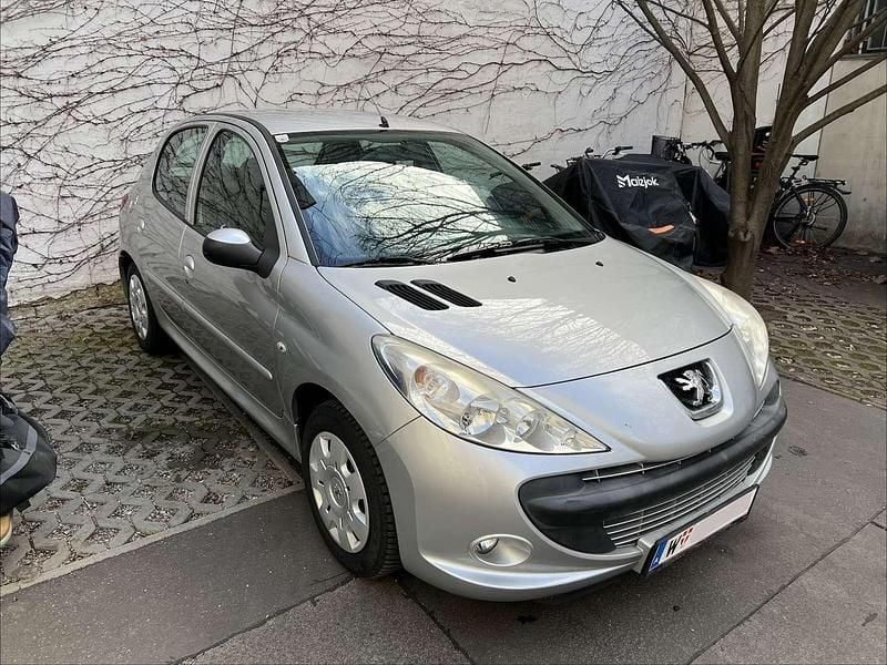 Gebraucht Peugeot 206 75 PS (55 kW) 2010 Limousine