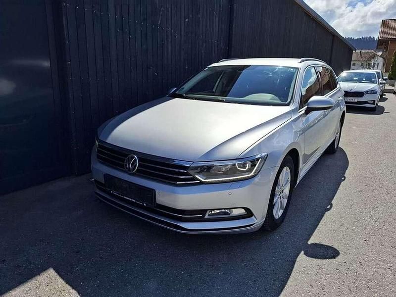 Silber Gebraucht 2018 VW Passat Comfortline Kombi | € 13.500 (Guter Preis) - Bild 1/4