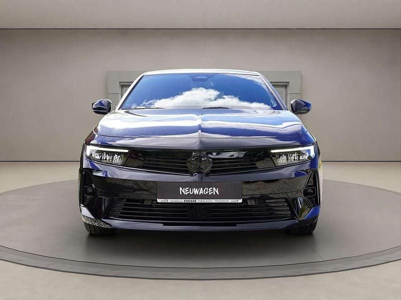 Gebraucht Opel Astra 131 PS (96 kW) 2025 Schwarz Limousine