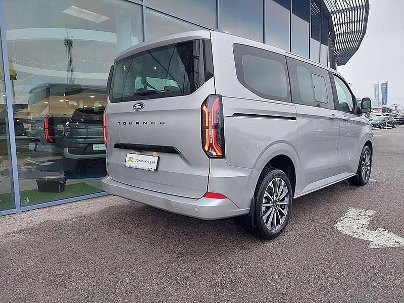 Neu Ford Tourneo Titanium 232 PS (170 kW) 2025 Silber Kombi